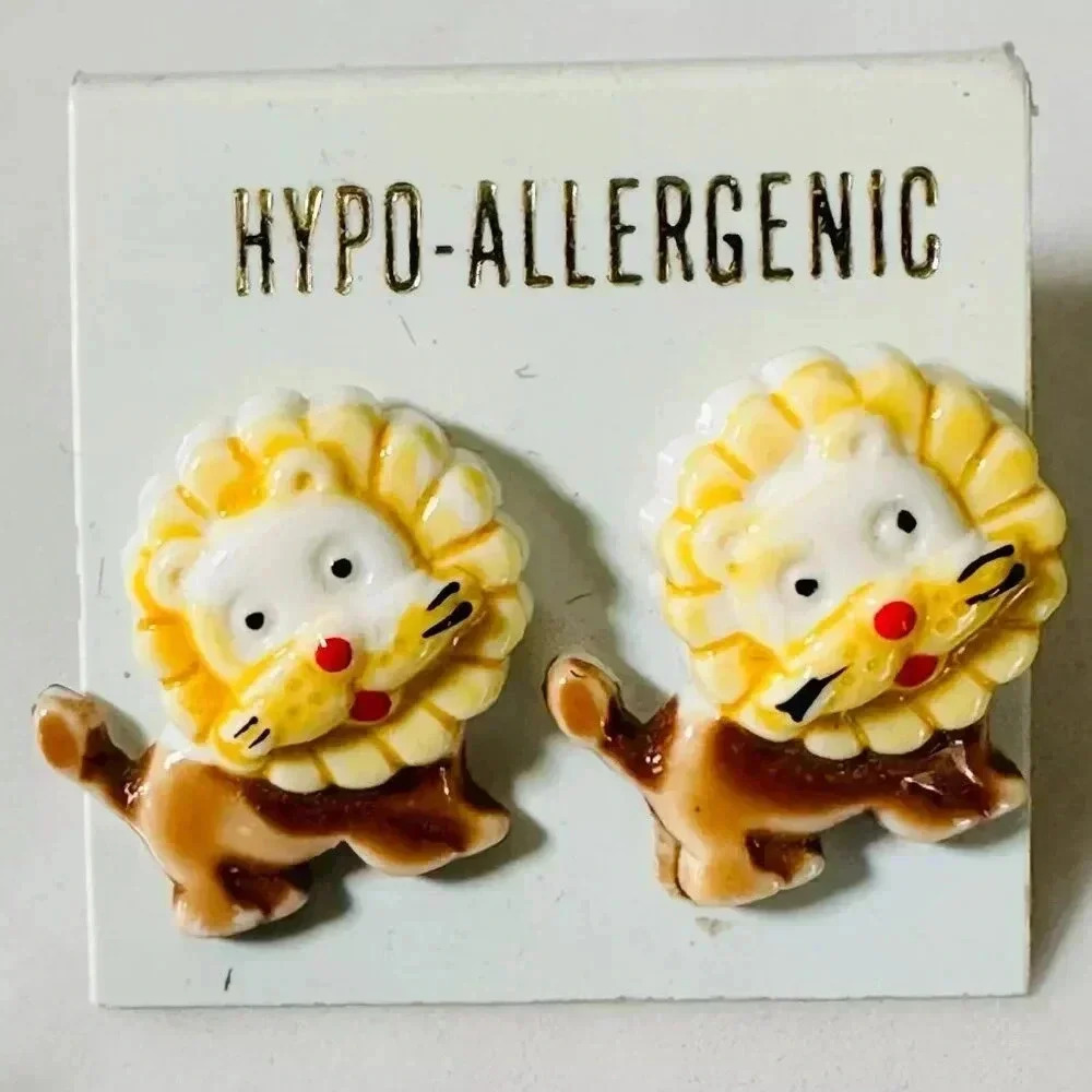 Circus Lion Stud Earrings - Zoo - Hypo-Allergenic - Vintage - Picture 2 of 3
